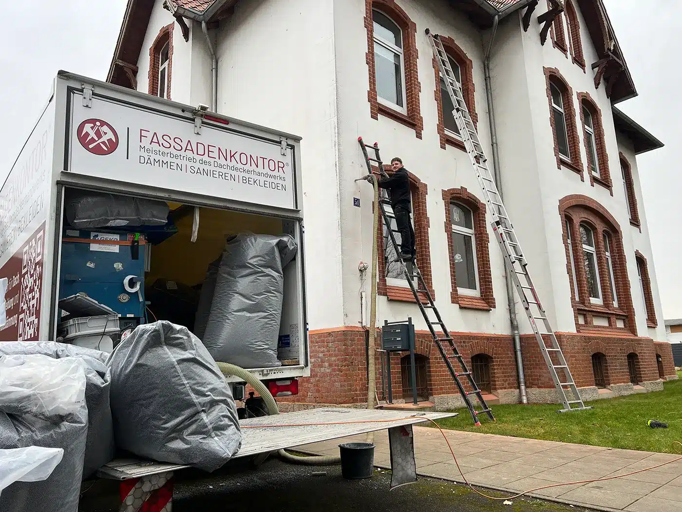 Einblasdämmung am Altbau – Was bringt es und was kostet die nachträgliche Dämmung?